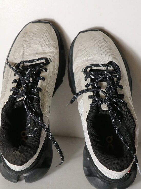 On Cloudflyer 5 Mens Running Shoes 8.5 Wolf Black White Cushioned Athletic main image 7